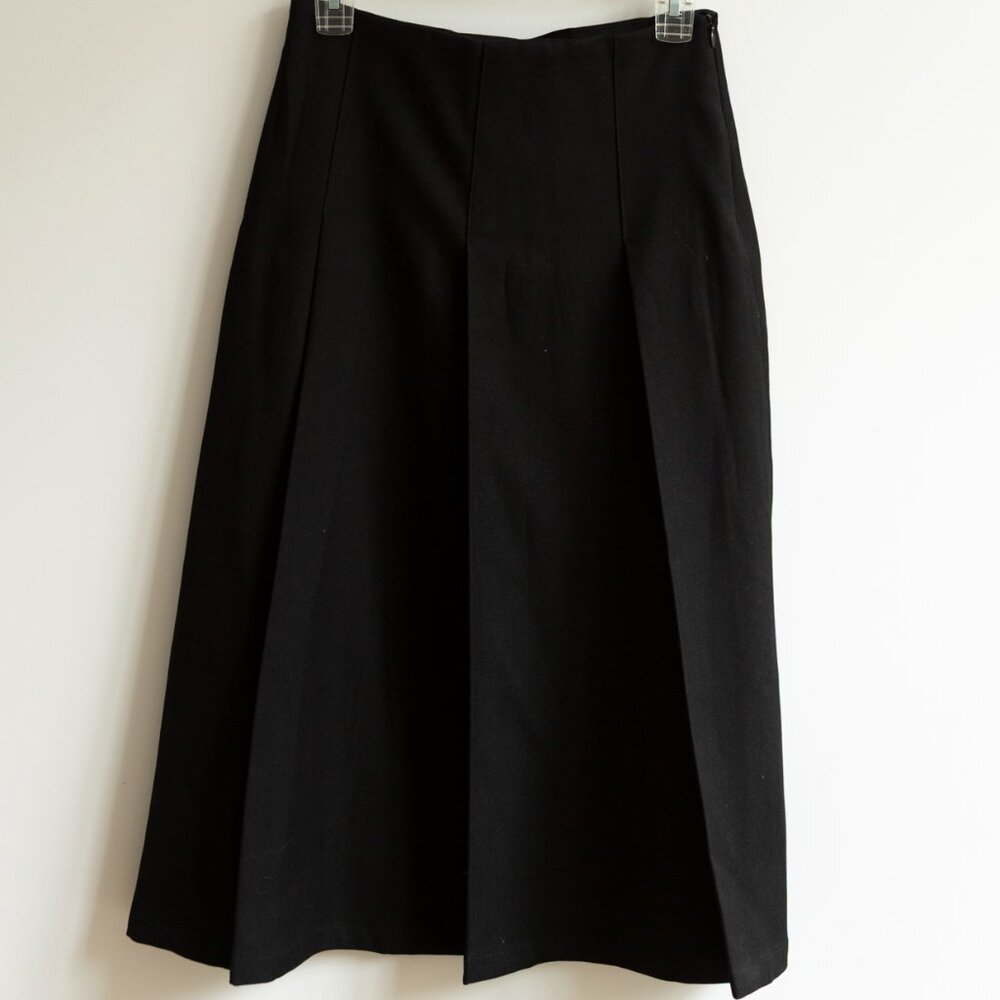 CO/RCA Classic Pleats Skirt in Black (NWT)